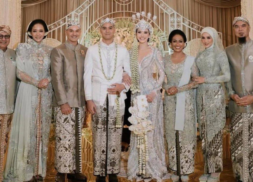 Maia Estianty dan Mulan Jameela Kompak Dampingi El Rumi di Pelaminan - InfoTerkiniJakarta.com