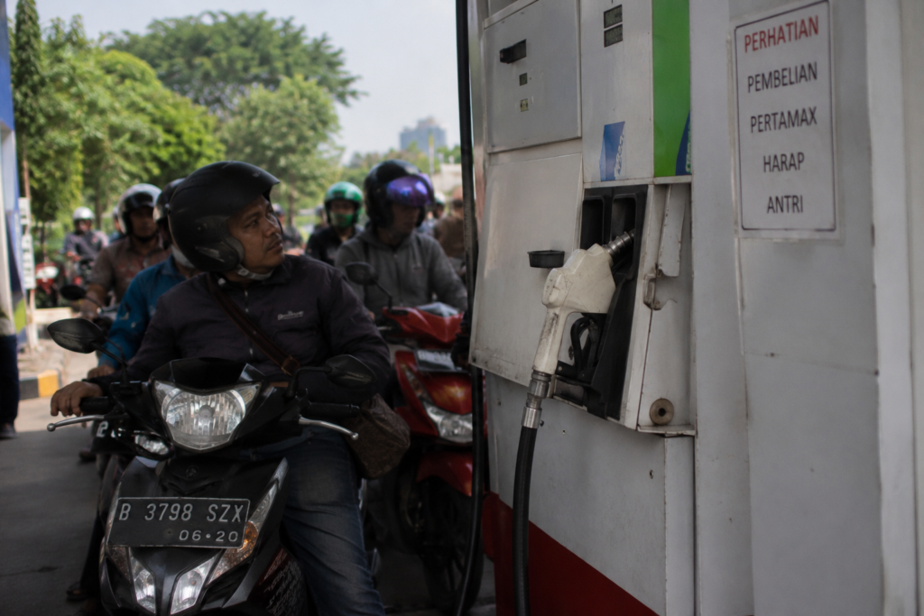 Harga Pertamax Naik, Ekonom Waspadai Dampak terhadap Inflasi dan Daya Beli Masyarakat