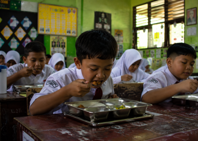 Mendikdasmen Sebut Riset UI Buktikan Program MBG Berdampak Positif bagi Siswa