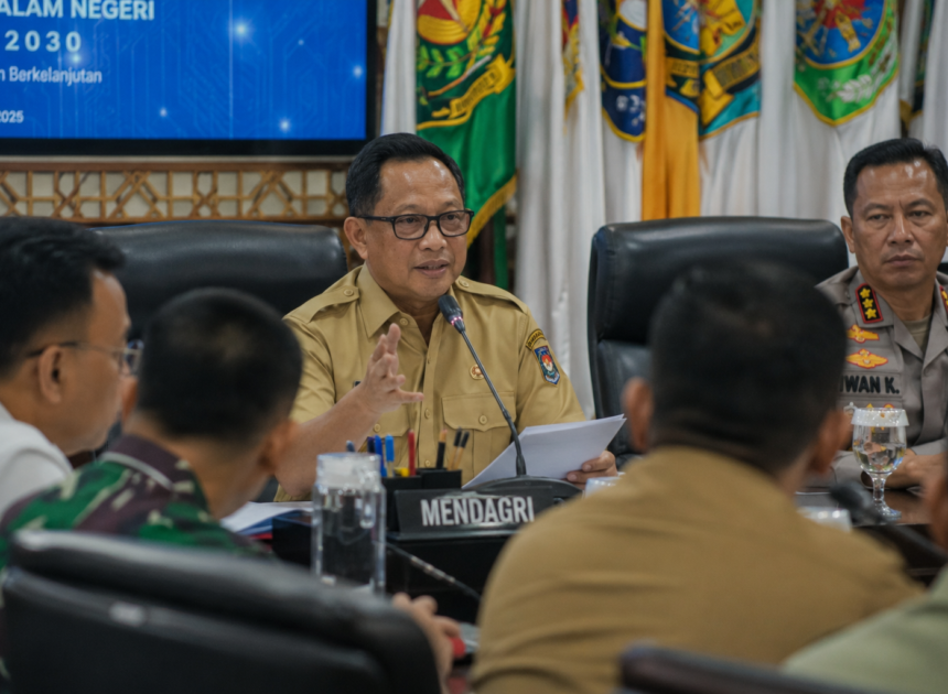 Mendagri Minta Pemerintah Daerah Perkuat Koordinasi Hadapi Gelombang Demonstrasi