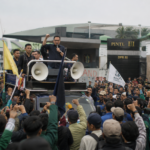 Dasco Serukan Dukungan untuk Mahasiswa dan Rakyat Saat Temui Massa Aksi di DPR