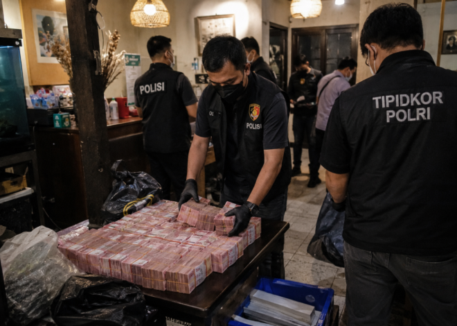 Polisi Sita Uang Rp6,7 Miliar saat Geledah Restoran dan Money Changer di Cipete