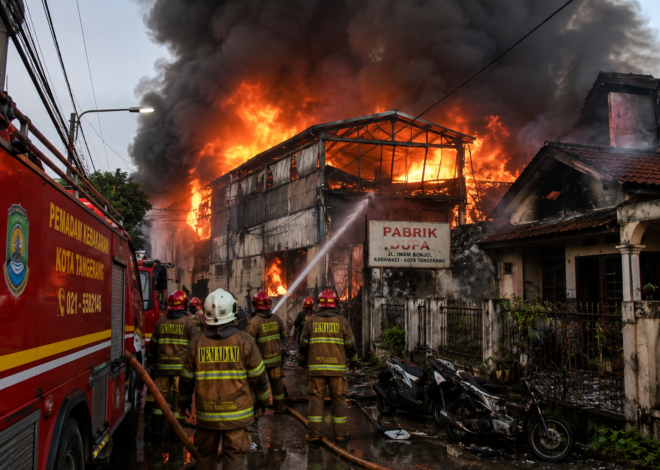 Pabrik Dupa di Tangerang Terbakar, Tiga Rumah dan Tiga Motor Ikut Hangus