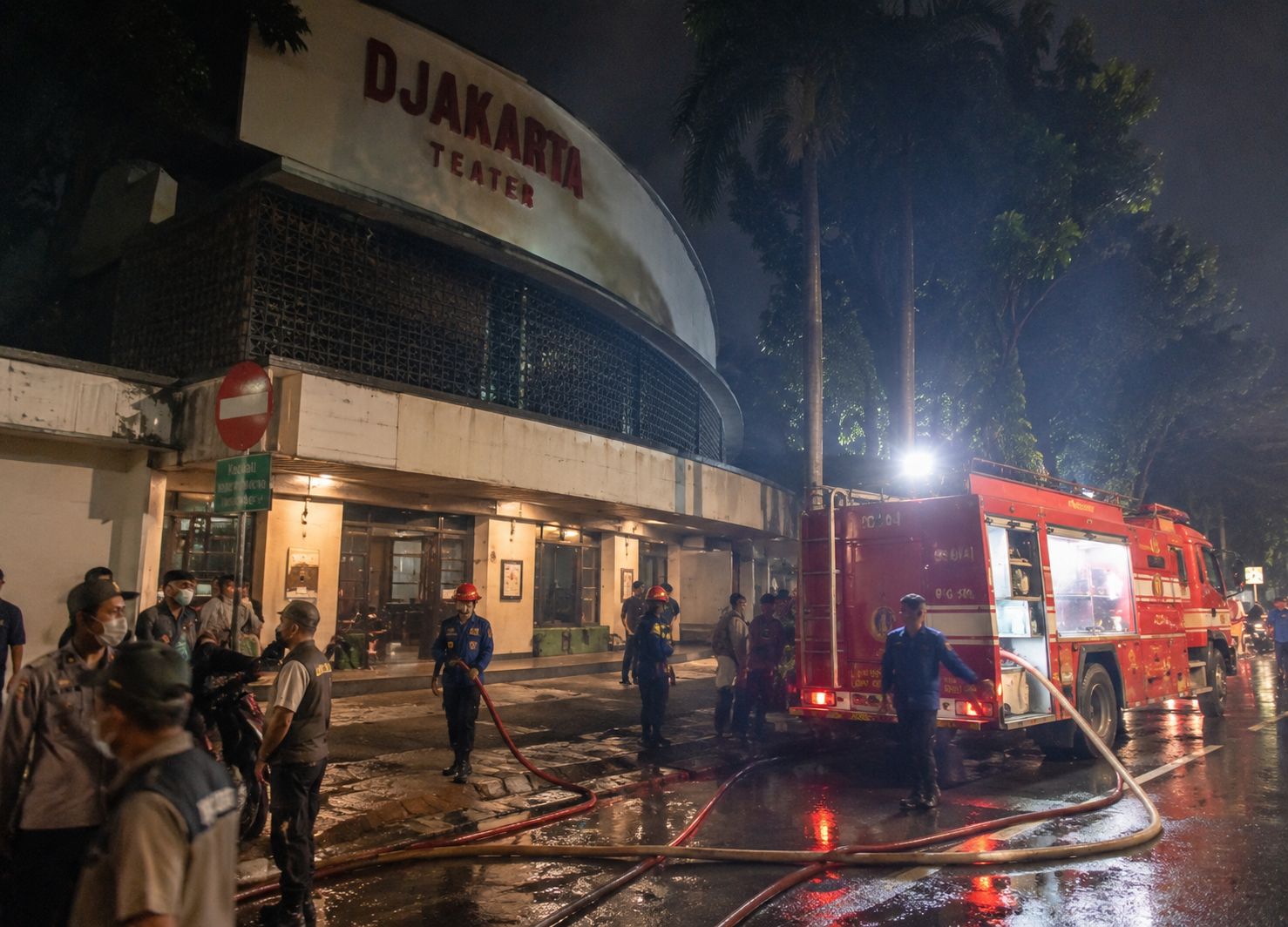 Korsleting Listrik Diduga Pemicu Djakarta Theater Terbakar