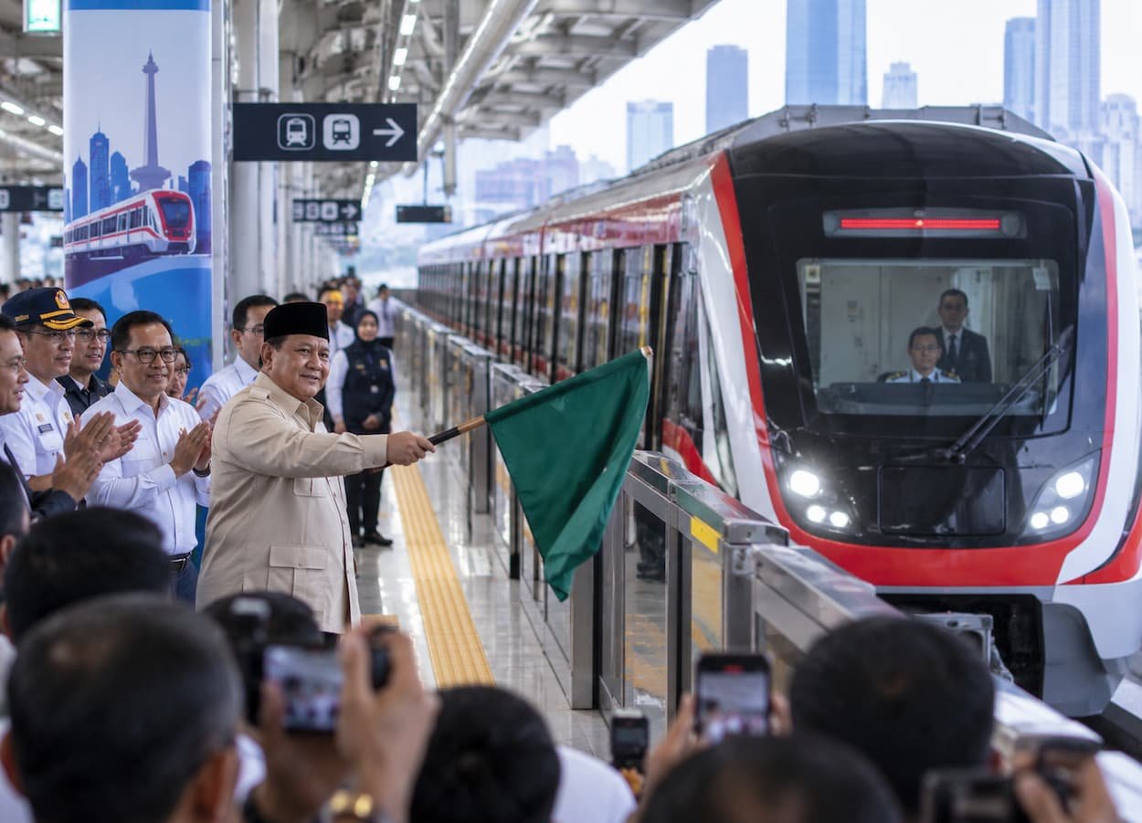 Prabowo Resmikan LRT Jakarta Manggarai
